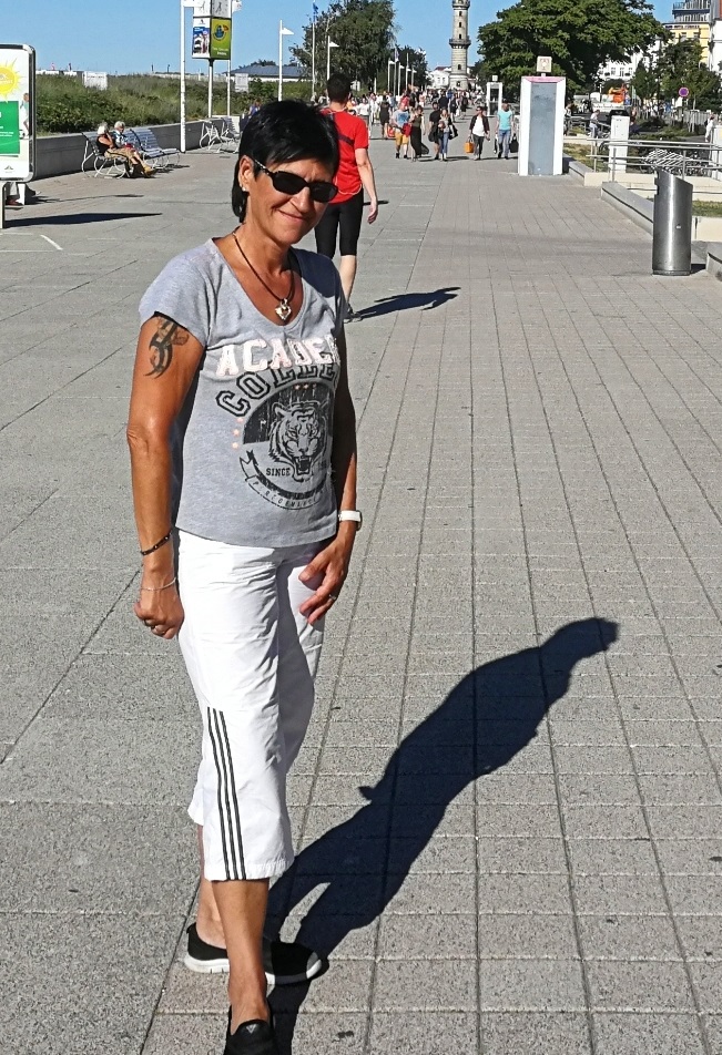 Redrose10 Die Frau die all meine Sinne weckt und mich tief berührt .... in Berlin