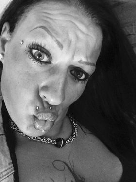 diablo1989 Eine Frau, Die Mein Herz Bewegt in Gelnhausen