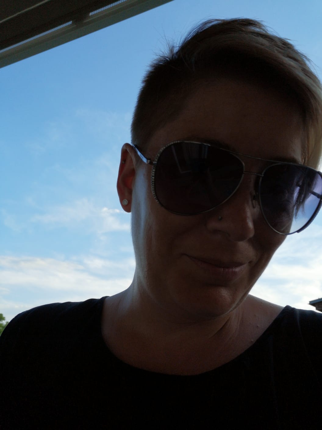 Enidan1234567895269 Beziehung Und Freunde in